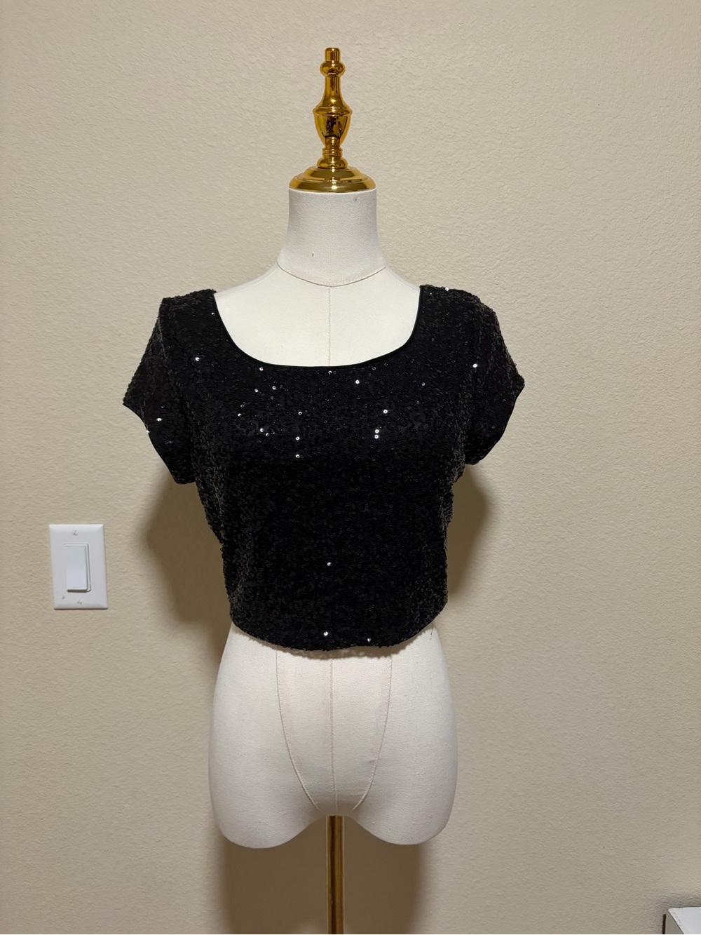 Express Black Sequin Scoop-Neck Crop Top